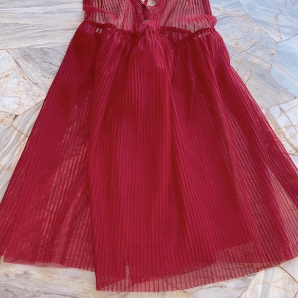 Small Victoria's Secret Lace Slip Red Babydoll - Picture 8 of 13